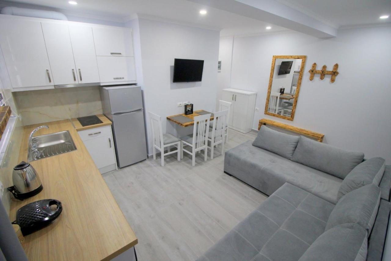 J&M Luxury Apartments Saranda Ngoại thất bức ảnh